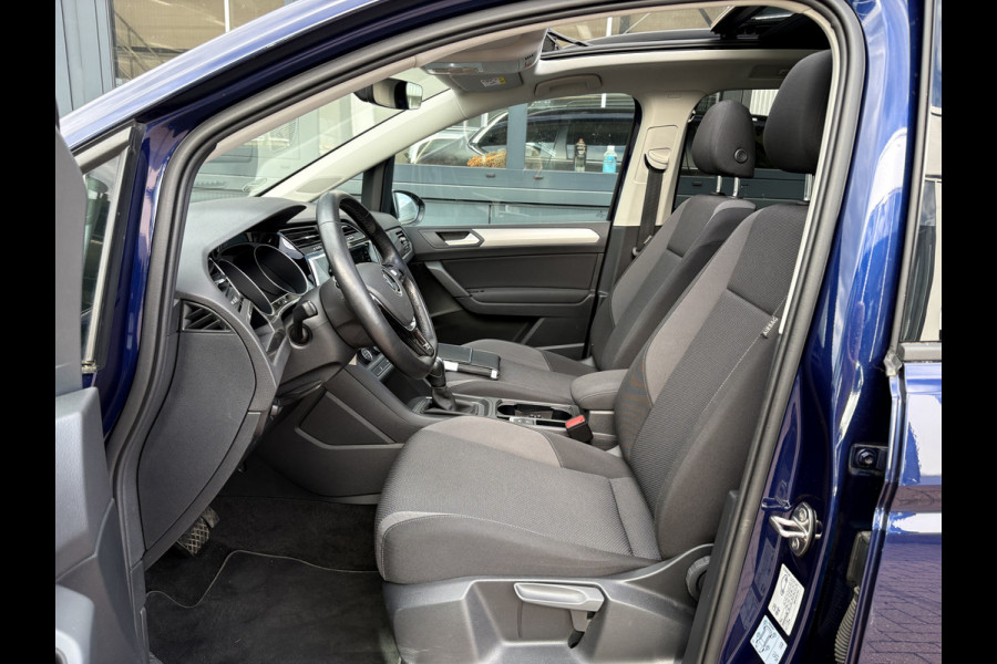 Volkswagen Touran 1.5 TSi 150pk DSG Comfortline Bns 7-persoons SCHUIFDAK/NAVI/CARPLAY/ADAPT.CRUISE/PDC/WINTERPACK