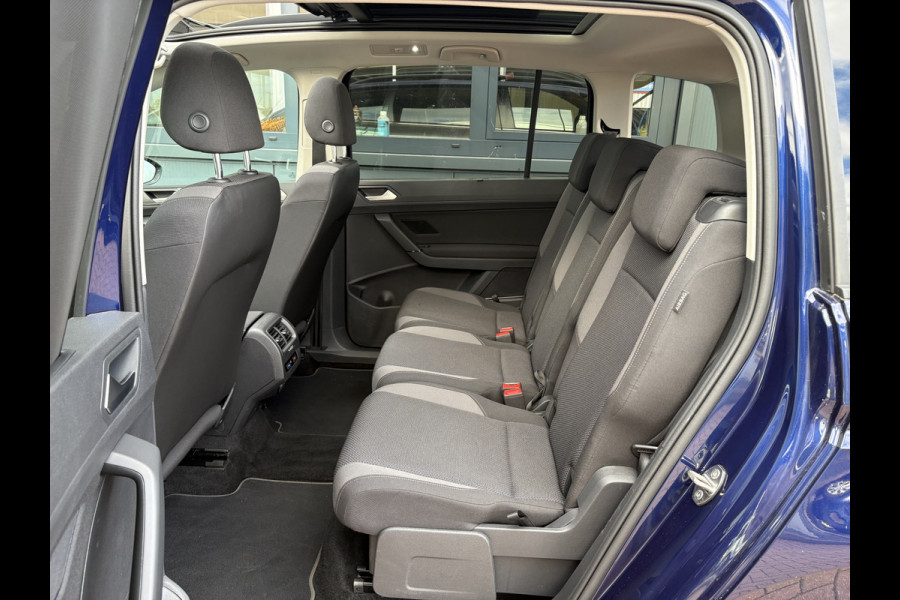 Volkswagen Touran 1.5 TSi 150pk DSG Comfortline Bns 7-persoons SCHUIFDAK/NAVI/CARPLAY/ADAPT.CRUISE/PDC/WINTERPACK