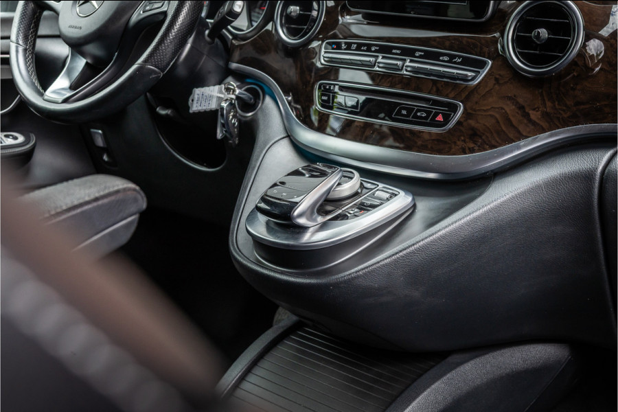 Mercedes-Benz V-Klasse 220d Extra Lang DC | Elek schuifdeuren | Navigatie | Stoelverwarming | Lederen bekleding | PDC | Trekhaak | Cruise control | Nieuwe remmen rondom | Nieuwe APK