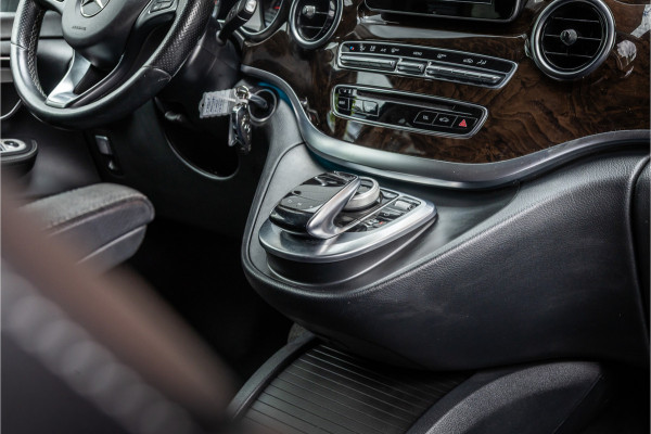 Mercedes-Benz V-Klasse 220d Extra Lang DC | Elek schuifdeuren | Navigatie | Stoelverwarming | Lederen bekleding | PDC | Trekhaak | Cruise control | Nieuwe remmen rondom | Nieuwe APK