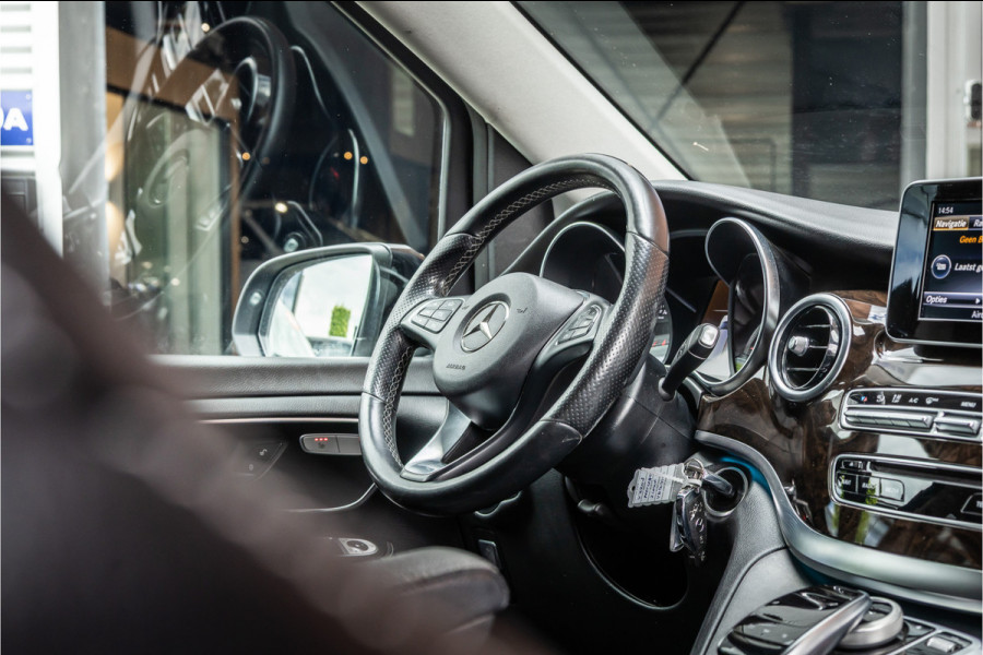 Mercedes-Benz V-Klasse 220d Extra Lang DC | Elek schuifdeuren | Navigatie | Stoelverwarming | Lederen bekleding | PDC | Trekhaak | Cruise control | Nieuwe remmen rondom | Nieuwe APK