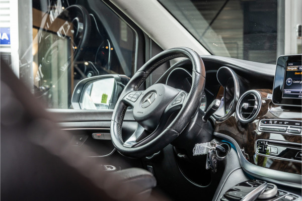 Mercedes-Benz V-Klasse 220d Extra Lang DC | Elek schuifdeuren | Navigatie | Stoelverwarming | Lederen bekleding | PDC | Trekhaak | Cruise control | Nieuwe remmen rondom | Nieuwe APK
