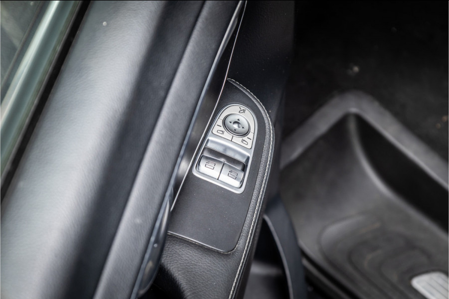 Mercedes-Benz V-Klasse 220d Extra Lang DC | Elek schuifdeuren | Navigatie | Stoelverwarming | Lederen bekleding | PDC | Trekhaak | Cruise control | Nieuwe remmen rondom | Nieuwe APK