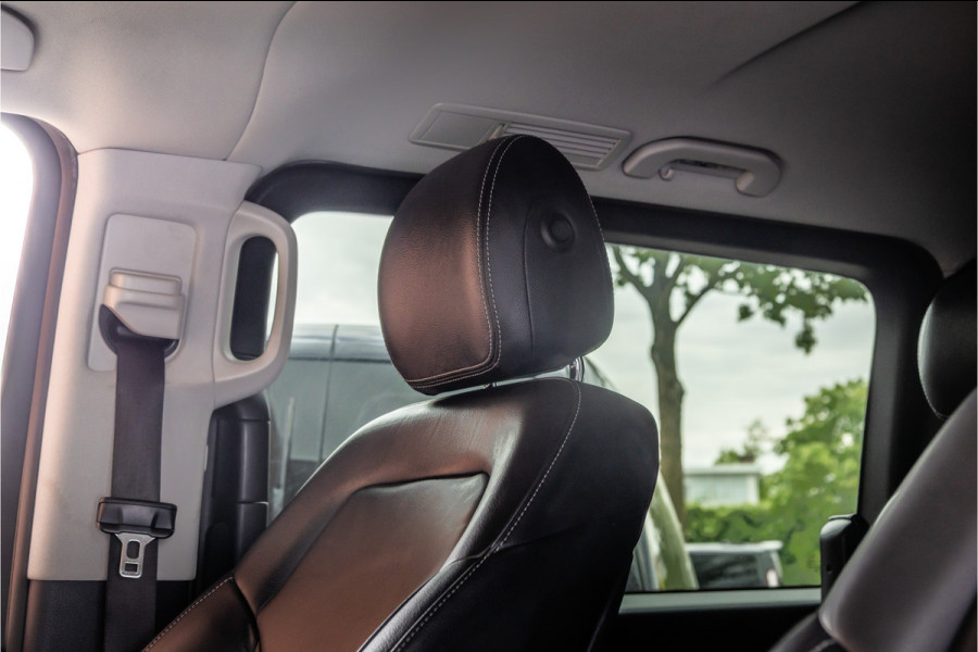 Mercedes-Benz V-Klasse 220d Extra Lang DC | Elek schuifdeuren | Navigatie | Stoelverwarming | Lederen bekleding | PDC | Trekhaak | Cruise control | Nieuwe remmen rondom | Nieuwe APK