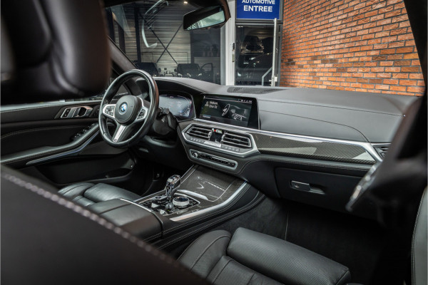 BMW X5 xDrive45e M-Sport | Panorama | Laser | H&K | Trekhaak | Carbon | ACC | Massage | Stoelventilatie | Nardo Grey | Dealer onderhouden