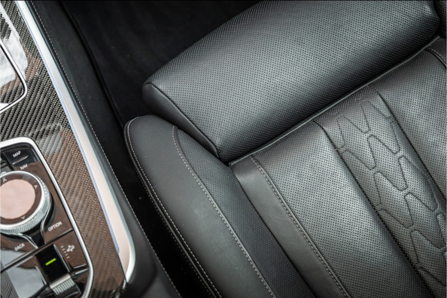 BMW X5 xDrive45e M-Sport | Panorama | Laser | H&K | Trekhaak | Carbon | ACC | Massage | Stoelventilatie | Nardo Grey | Dealer onderhouden