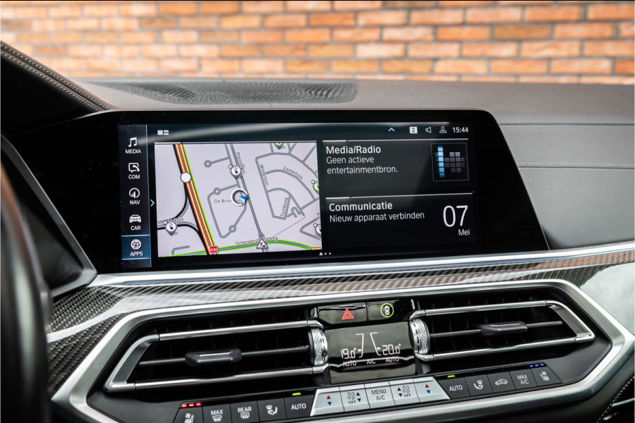 BMW X5 xDrive45e M-Sport | Panorama | Laser | H&K | Trekhaak | Carbon | ACC | Massage | Stoelventilatie | Nardo Grey | Dealer onderhouden