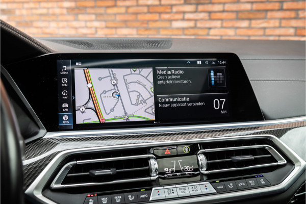 BMW X5 xDrive45e M-Sport | Panorama | Laser | H&K | Trekhaak | Carbon | ACC | Massage | Stoelventilatie | Nardo Grey | Dealer onderhouden
