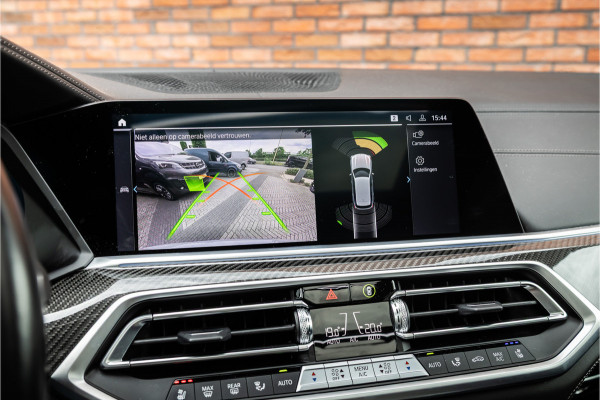 BMW X5 xDrive45e M-Sport | Panorama | Laser | H&K | Trekhaak | Carbon | ACC | Massage | Stoelventilatie | Nardo Grey | Dealer onderhouden