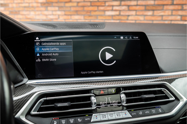 BMW X5 xDrive45e M-Sport | Panorama | Laser | H&K | Trekhaak | Carbon | ACC | Massage | Stoelventilatie | Nardo Grey | Dealer onderhouden