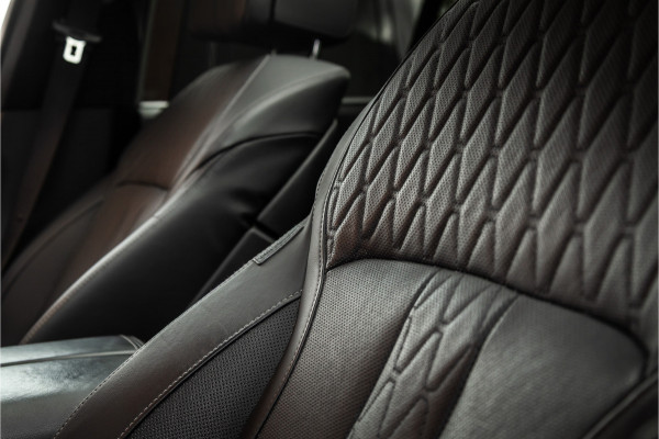 BMW X5 xDrive45e M-Sport | Panorama | Laser | H&K | Trekhaak | Carbon | ACC | Massage | Stoelventilatie | Nardo Grey | Dealer onderhouden