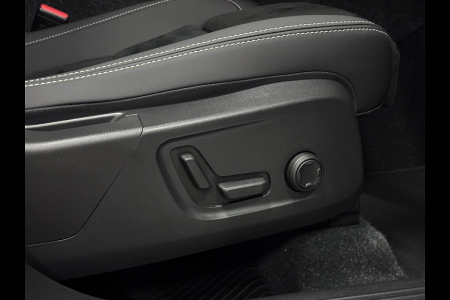 Volvo XC40 2.0 B4 Ultimate Dark | PANO | HARMAN KARDON | DEALER ONDERH.