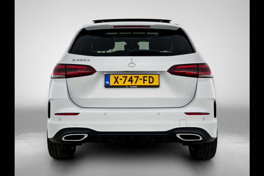 Mercedes-Benz B-Klasse 250 e Premium Plus | AMG-Line Interieur | AMG-Line Exterieur | Achteruitrijcamera | Panorama schuif/kanteldak | Memory Seats | Sfeerver 24 Maanden Mercedes-Benz Certified Garantie