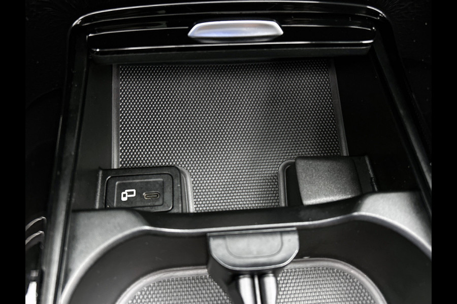 Mercedes-Benz B-Klasse 250 e Premium Plus | AMG-Line Interieur | AMG-Line Exterieur | Achteruitrijcamera | Panorama schuif/kanteldak | Memory Seats | Sfeerver 24 Maanden Mercedes-Benz Certified Garantie
