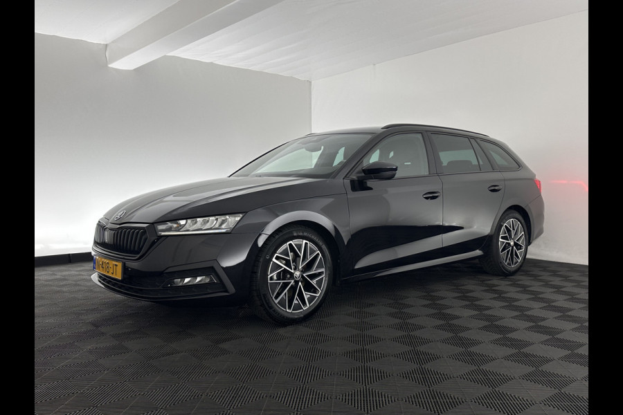 Škoda Octavia Combi 1.0 TSI Sport Business (INCL-BTW) *DIGI-COCKPIT | SPORTSEATS | NAVI-FULLMAP | PRIVACYGLASS | KEYLESS | DAB | ECC | PDC | CRUISE | TOWBAR | 17''ALU*