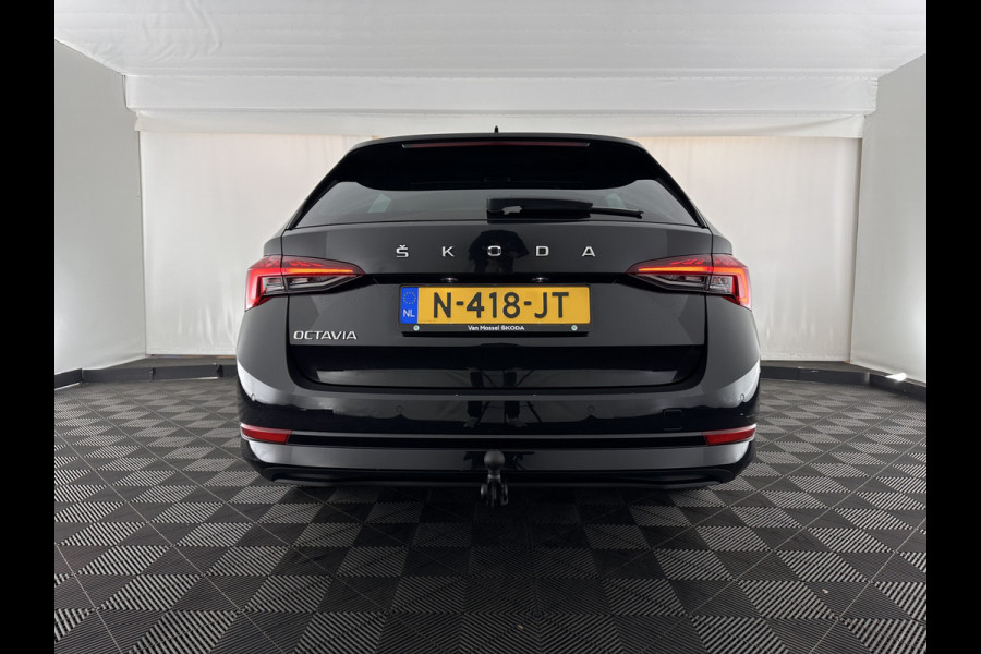 Škoda Octavia Combi 1.0 TSI Sport Business (INCL-BTW) *DIGI-COCKPIT | SPORTSEATS | NAVI-FULLMAP | PRIVACYGLASS | KEYLESS | DAB | ECC | PDC | CRUISE | TOWBAR | 17''ALU*