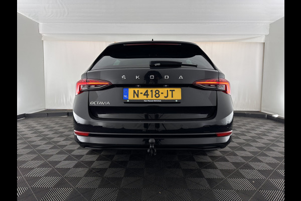 Škoda Octavia Combi 1.0 TSI Sport Business (INCL-BTW) *DIGI-COCKPIT | SPORTSEATS | NAVI-FULLMAP | PRIVACYGLASS | KEYLESS | DAB | ECC | PDC | CRUISE | TOWBAR | 17''ALU*