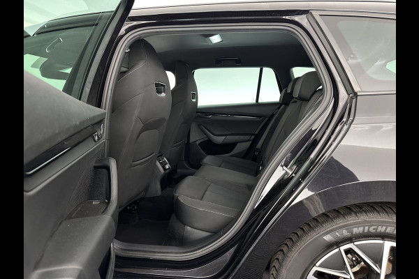 Škoda Octavia Combi 1.0 TSI Sport Business (INCL-BTW) *DIGI-COCKPIT | SPORTSEATS | NAVI-FULLMAP | PRIVACYGLASS | KEYLESS | DAB | ECC | PDC | CRUISE | TOWBAR | 17''ALU*