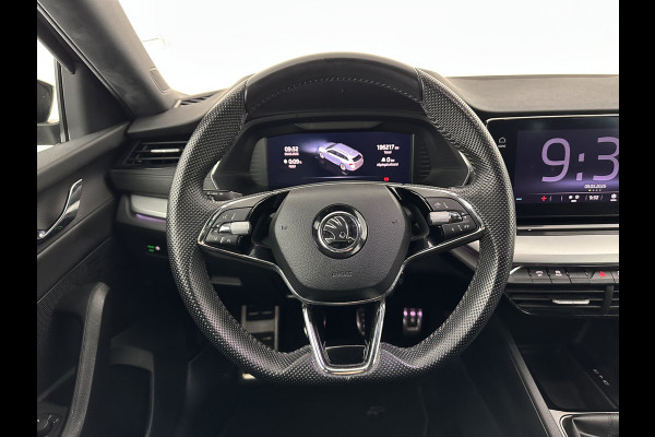 Škoda Octavia Combi 1.0 TSI Sport Business (INCL-BTW) *DIGI-COCKPIT | SPORTSEATS | NAVI-FULLMAP | PRIVACYGLASS | KEYLESS | DAB | ECC | PDC | CRUISE | TOWBAR | 17''ALU*