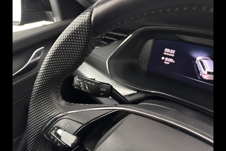 Škoda Octavia Combi 1.0 TSI Sport Business (INCL-BTW) *DIGI-COCKPIT | SPORTSEATS | NAVI-FULLMAP | PRIVACYGLASS | KEYLESS | DAB | ECC | PDC | CRUISE | TOWBAR | 17''ALU*