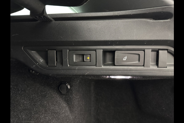 Škoda Octavia Combi 1.0 TSI Sport Business (INCL-BTW) *DIGI-COCKPIT | SPORTSEATS | NAVI-FULLMAP | PRIVACYGLASS | KEYLESS | DAB | ECC | PDC | CRUISE | TOWBAR | 17''ALU*