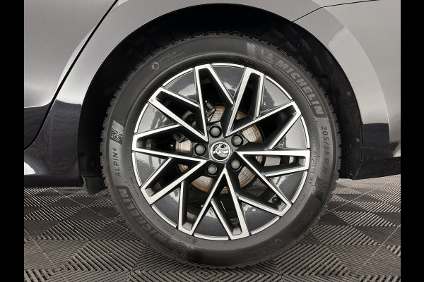 Škoda Octavia Combi 1.0 TSI Sport Business (INCL-BTW) *DIGI-COCKPIT | SPORTSEATS | NAVI-FULLMAP | PRIVACYGLASS | KEYLESS | DAB | ECC | PDC | CRUISE | TOWBAR | 17''ALU*