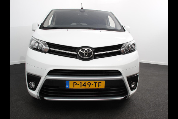 Toyota PROACE Electric Verso 8p SOH 89% Navigatie Parkeersensoren Cruise Control Stoelverwarming Climate Control LM Velgen