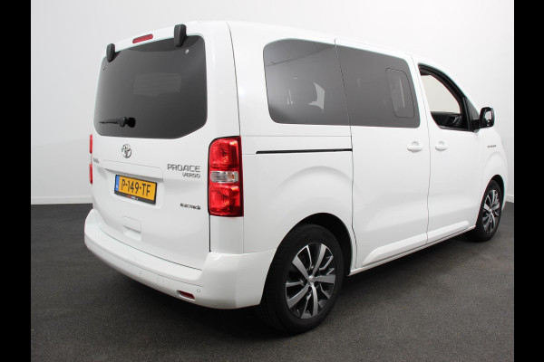 Toyota PROACE Electric Verso 8p SOH 89% Navigatie Parkeersensoren Cruise Control Stoelverwarming Climate Control LM Velgen
