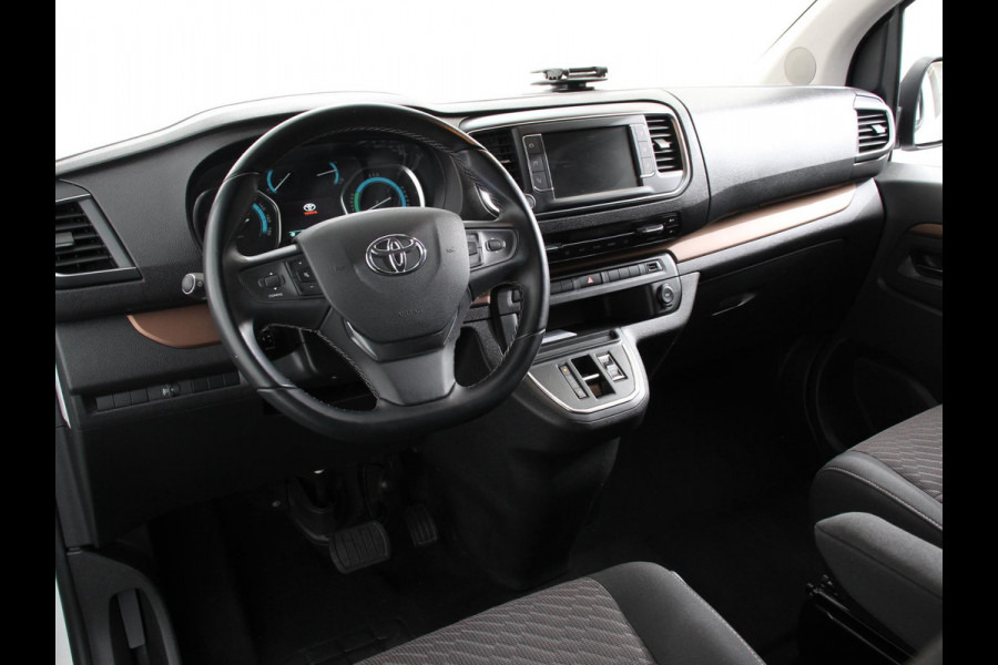 Toyota PROACE Electric Verso 8p SOH 89% Navigatie Parkeersensoren Cruise Control Stoelverwarming Climate Control LM Velgen