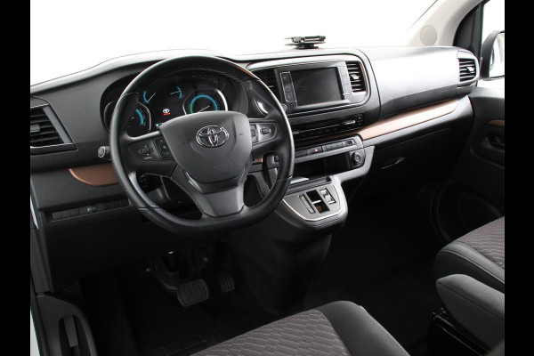Toyota PROACE Electric Verso 8p SOH 89% Navigatie Parkeersensoren Cruise Control Stoelverwarming Climate Control LM Velgen
