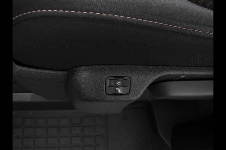 Toyota PROACE Electric Verso 8p SOH 89% Navigatie Parkeersensoren Cruise Control Stoelverwarming Climate Control LM Velgen