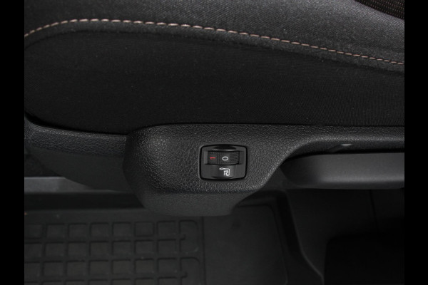 Toyota PROACE Electric Verso 8p SOH 89% Navigatie Parkeersensoren Cruise Control Stoelverwarming Climate Control LM Velgen