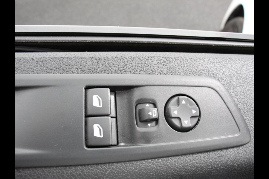 Toyota PROACE Electric Verso 8p SOH 89% Navigatie Parkeersensoren Cruise Control Stoelverwarming Climate Control LM Velgen
