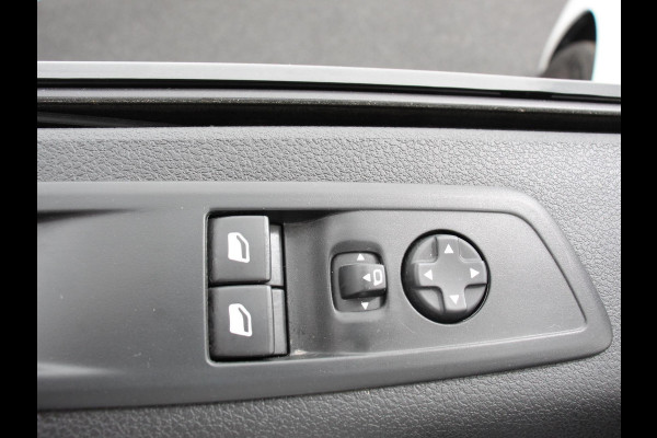Toyota PROACE Electric Verso 8p SOH 89% Navigatie Parkeersensoren Cruise Control Stoelverwarming Climate Control LM Velgen