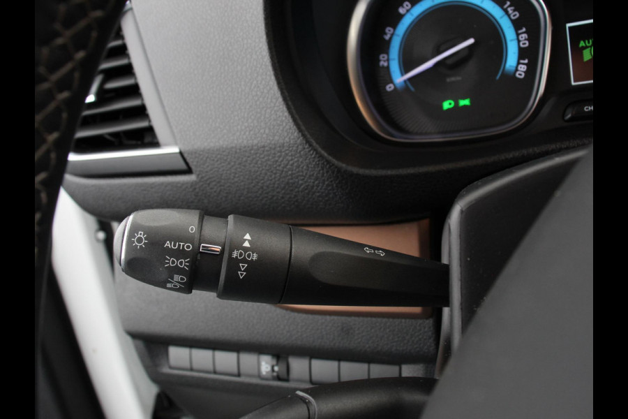 Toyota PROACE Electric Verso 8p SOH 89% Navigatie Parkeersensoren Cruise Control Stoelverwarming Climate Control LM Velgen