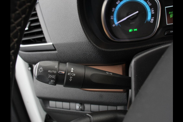 Toyota PROACE Electric Verso 8p SOH 89% Navigatie Parkeersensoren Cruise Control Stoelverwarming Climate Control LM Velgen