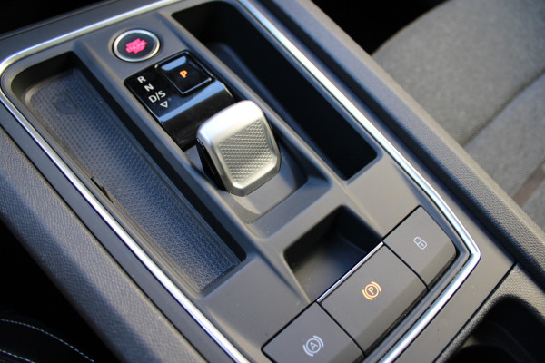 Seat Leon Sportstourer 1.5 eTSI Style Business Intense | Trekhaak | Adaptieve cruise | Camera | Navigatie | Keyless