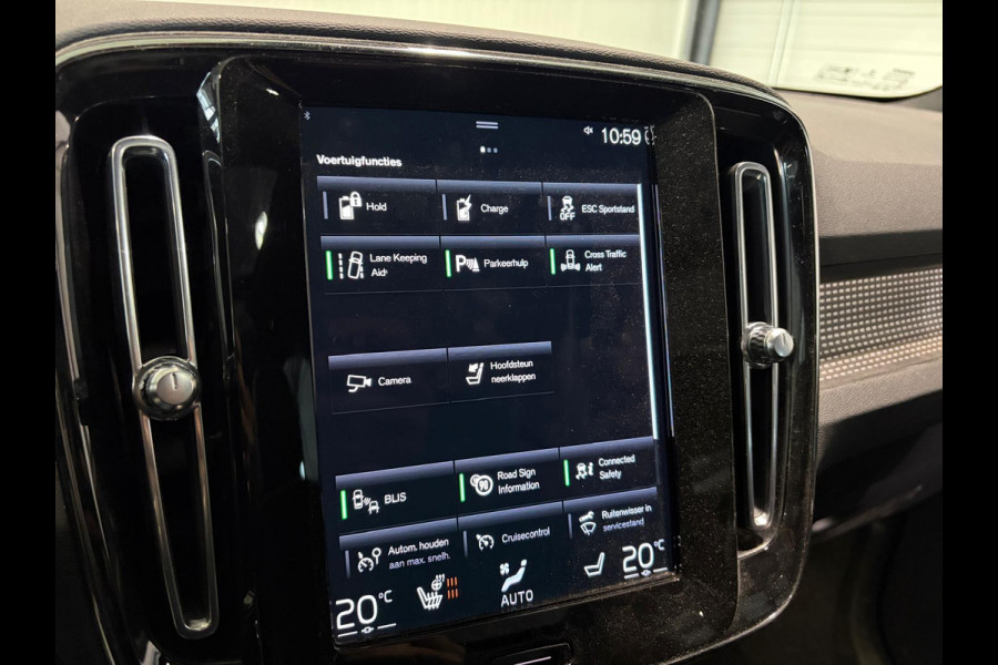 Volvo XC40 T4 Aut. Plug-in Hybrid R-Design ACC Stoelverwarming Trekhaak Parkeercamera 211pk