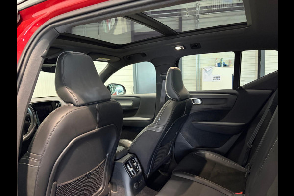 Volvo XC40 T4 Aut. Plug-in Hybrid R-Design ACC Stoelverwarming Trekhaak Parkeercamera 211pk