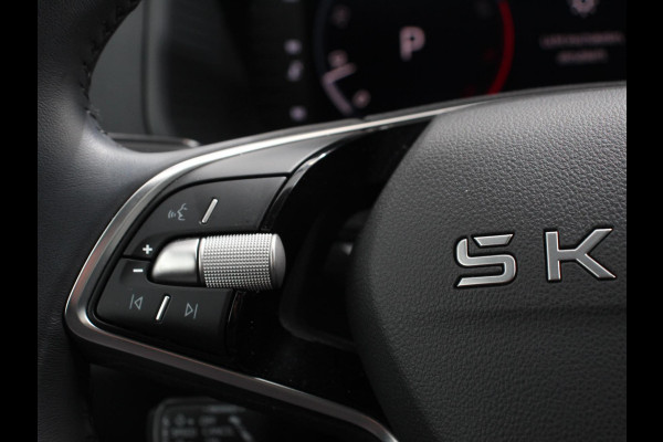 Škoda Karoq 1.5 TSI 150pk Automaat ACT Selection Navigatie Apple Carplay/Android Auto Camera Parkeer sensoren Adaptive Cruise Control Lichtmetalen Velgen Digitale Cockpit