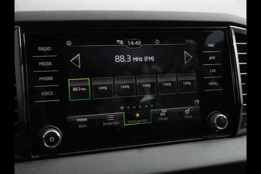 Škoda Karoq 1.5 TSI 150pk Automaat ACT Selection Navigatie Apple Carplay/Android Auto Camera Parkeer sensoren Adaptive Cruise Control Lichtmetalen Velgen Digitale Cockpit