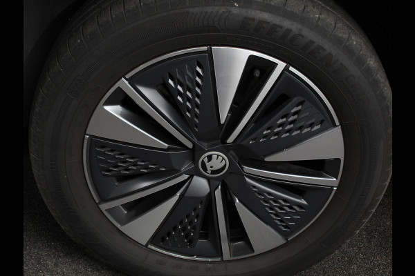 Škoda Karoq 1.5 TSI 150pk Automaat ACT Selection Navigatie Apple Carplay/Android Auto Camera Parkeer sensoren Adaptive Cruise Control Lichtmetalen Velgen Digitale Cockpit