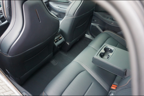 Lynk & Co 08 1.5 More 350PK | 200 KM EL.BEREIK | SUPER LUXE | 1.600 KG TGEWIC