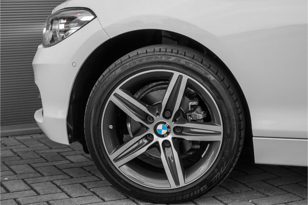 BMW 1-serie 118i Sport Line Edition M-Stuur Navi Pro Camera 34.000 KM