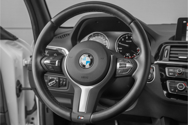 BMW 1-serie 118i Sport Line Edition M-Stuur Navi Pro Camera 34.000 KM