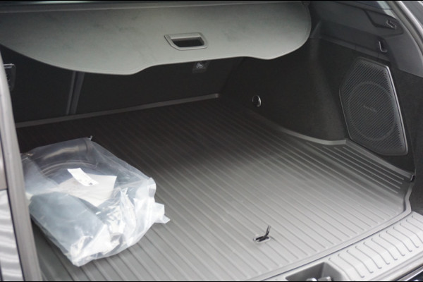 Lynk & Co 08 1.5 More 350PK 1.600 KG TREKGEWICHT | 200 KM EL.BEREIK | SUPER L
