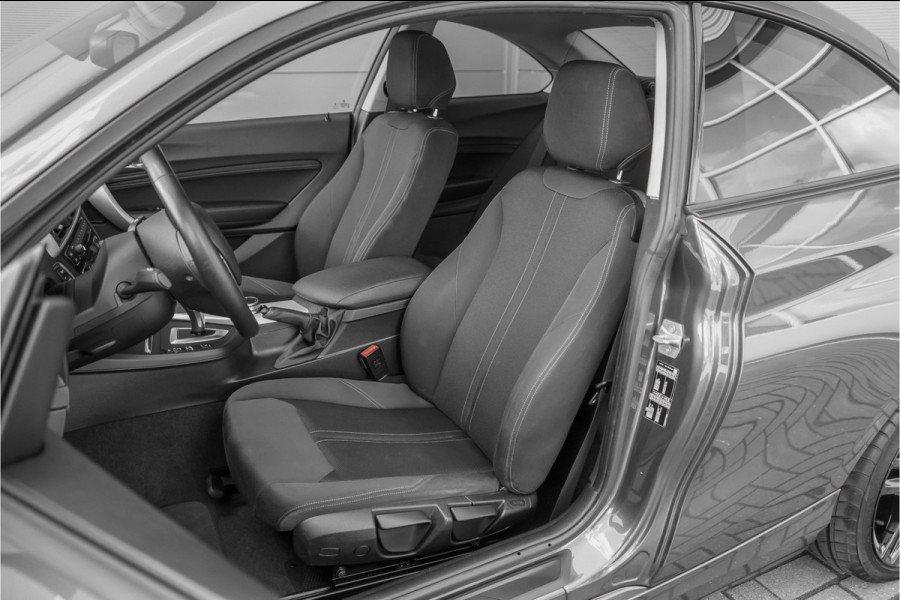 BMW 2 Serie Coupé 218i Executive Edition Camera Parkeerhulp 18"