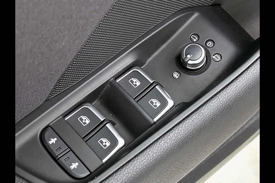 Audi A3 Sportback 1.0 TFSI Sport Lease Edition (NAVIGATIE, LED, SPORSTOELEN, PDC, STUURBEDIENING)