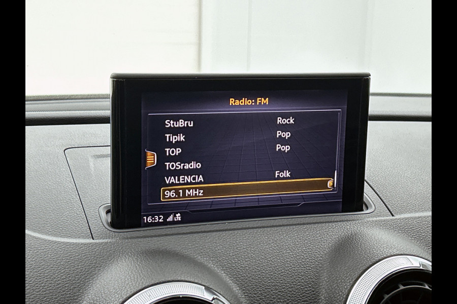 Audi A3 Sportback 1.0 TFSI Sport Lease Edition (NAVIGATIE, LED, SPORSTOELEN, PDC, STUURBEDIENING)