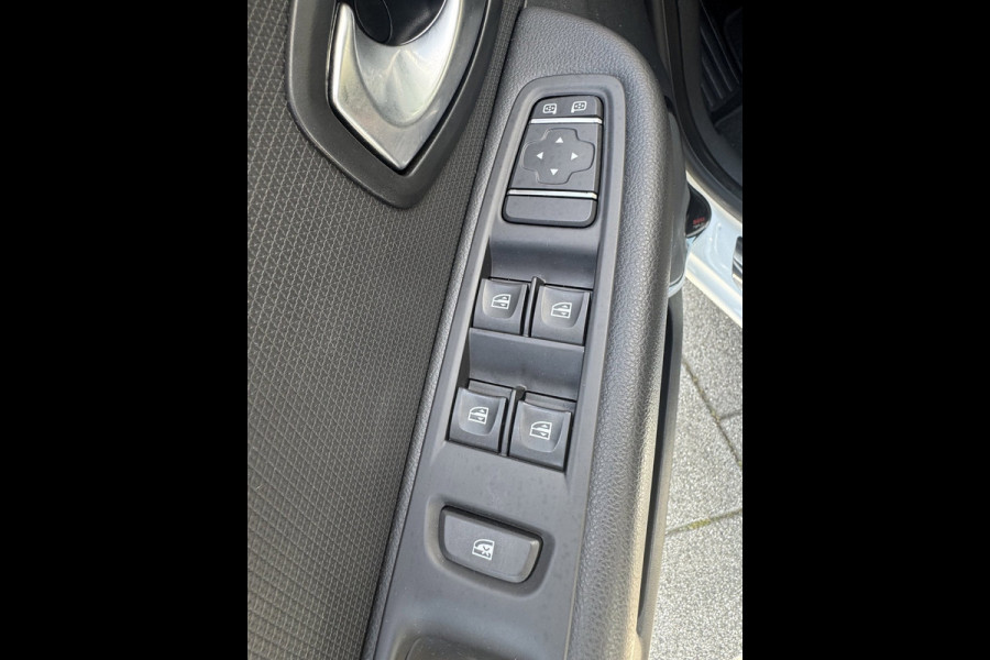 Renault Clio 0.9 TCe Limited - Navigatie I Airco I LED I PDC I Sport velgen I 68.000 KM - Dealer onderhouden